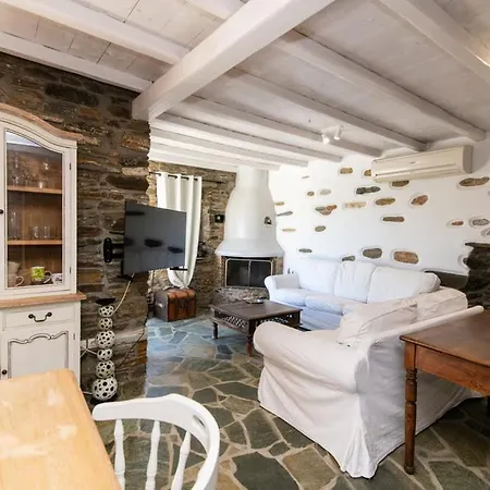 펜션 Liostasi Tinos *